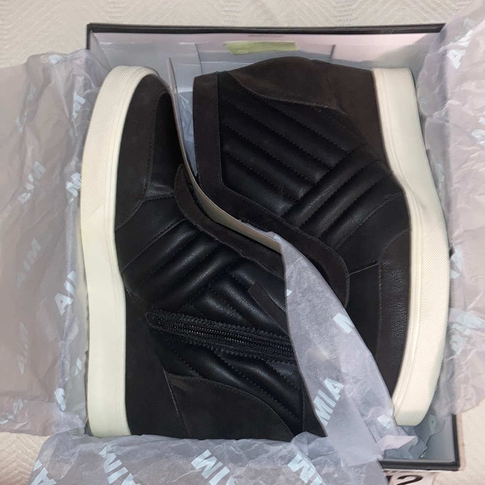 Mia Women’s Wedge Black Sneakers Size 12